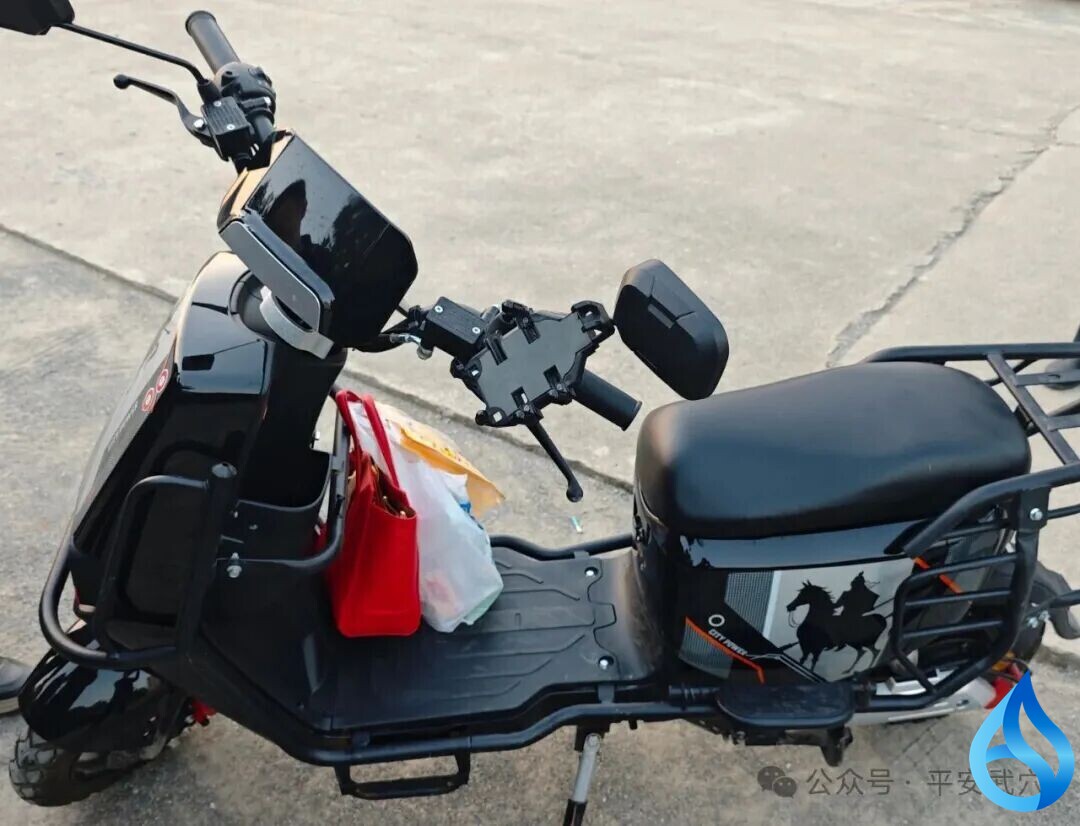 武穴一女子偷车被送警