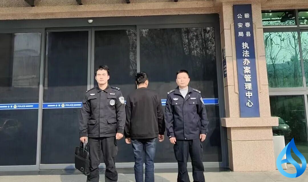 蕲春警方擒获拉车门窃贼