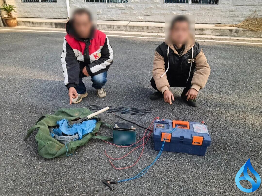 麻城两人被查处