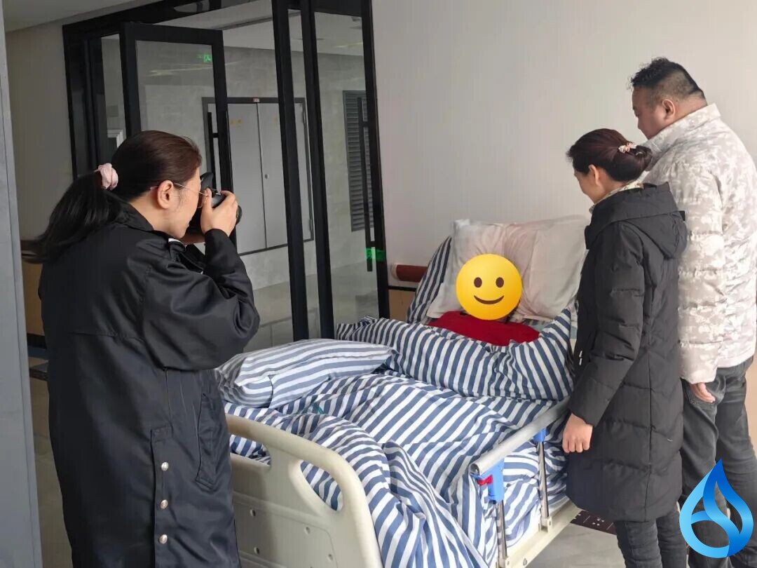 团风警方上门办证