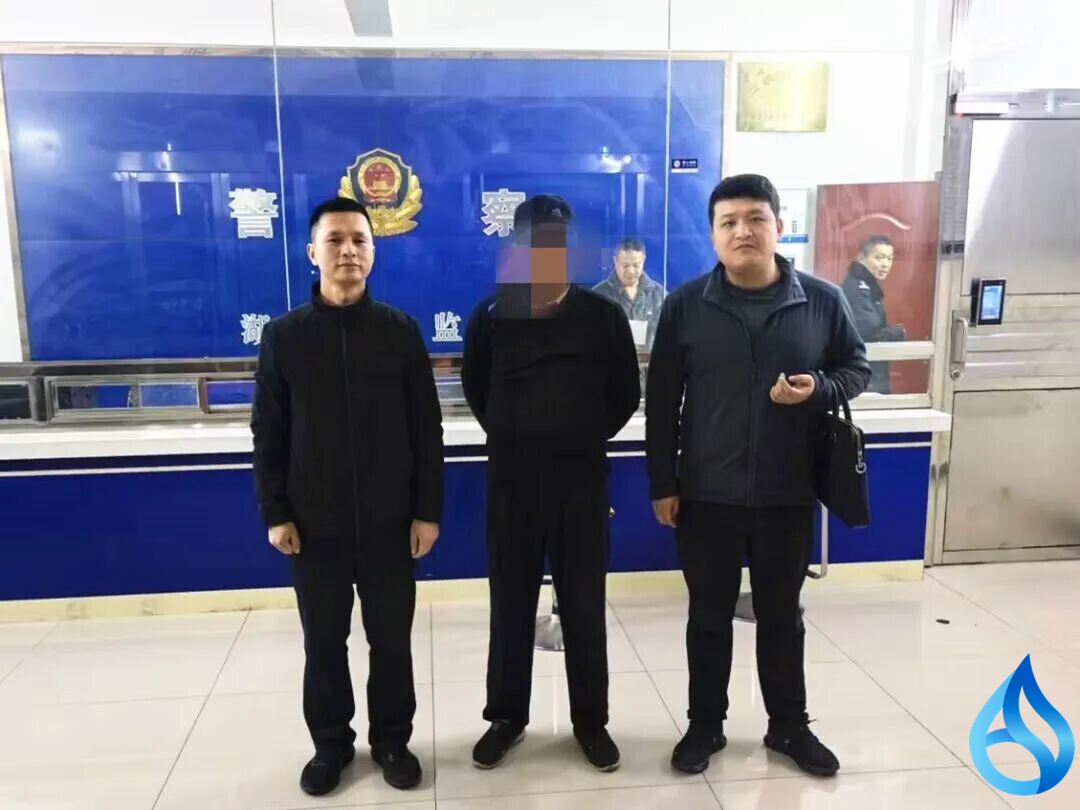 黄梅一男子被抓