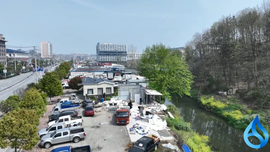 蕲春依法拆除一批违法建筑