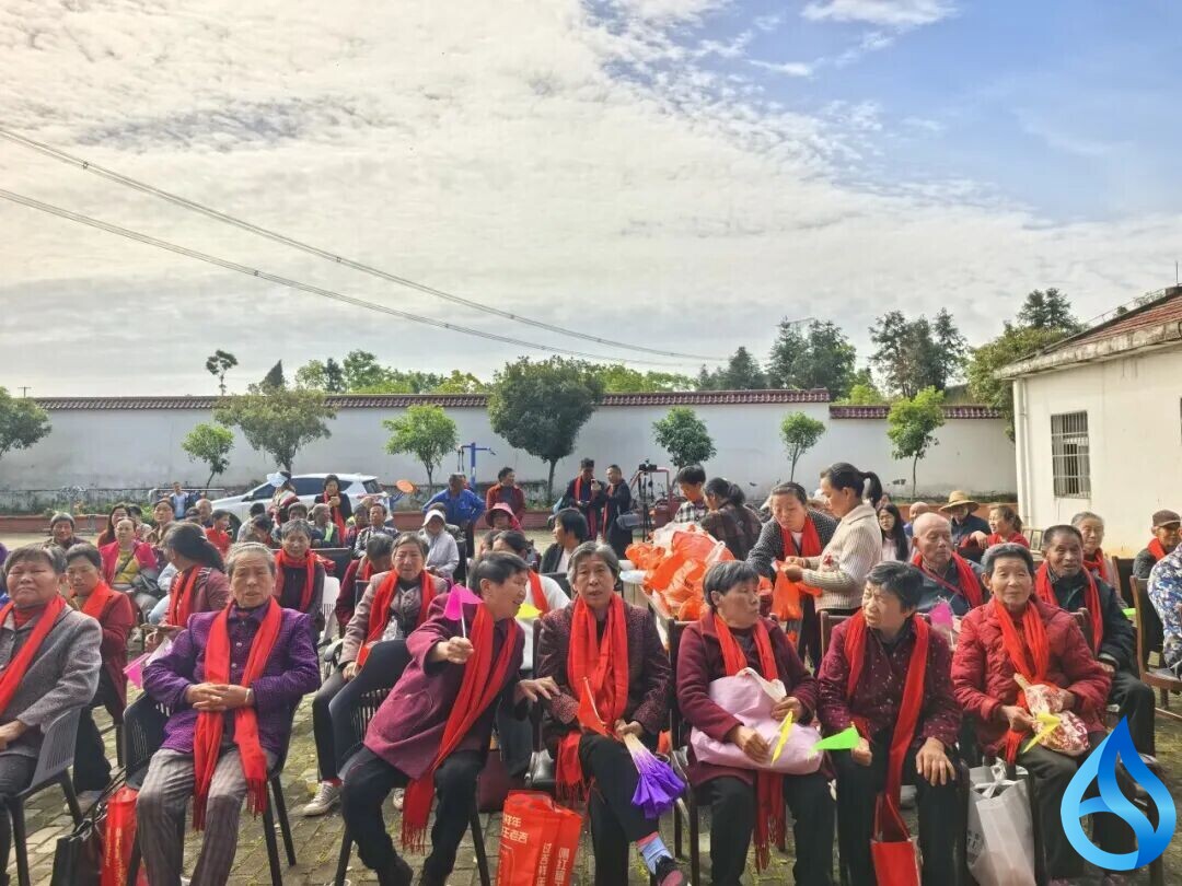 大场面！红安水口寺80多名外嫁姑娘集体回娘家