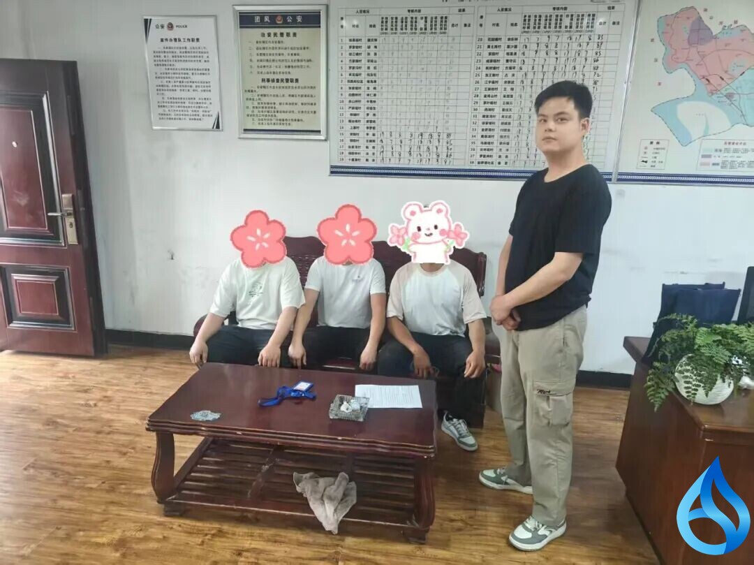 团风公安调解共享车损毁案